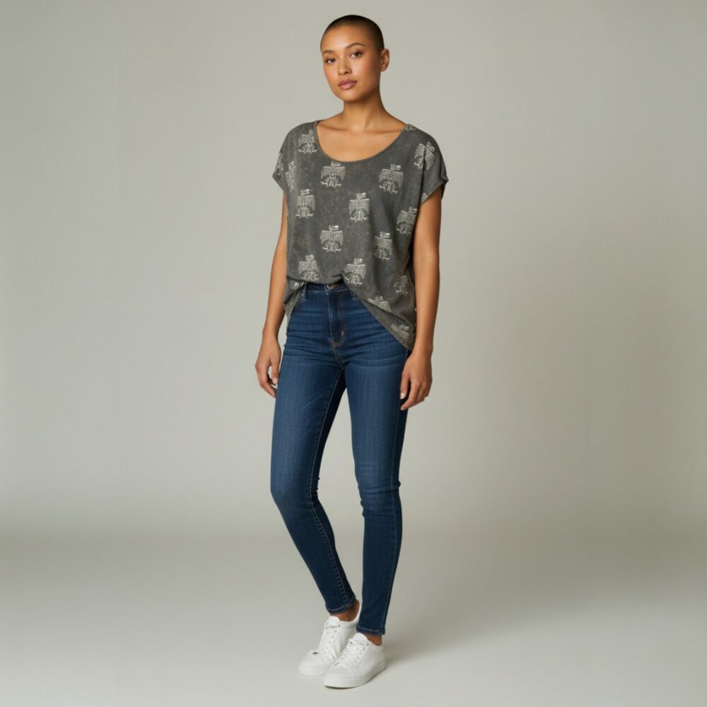 POL Women's Gray Eagle Print Graphic T-Shirt Scoop Neck Size M